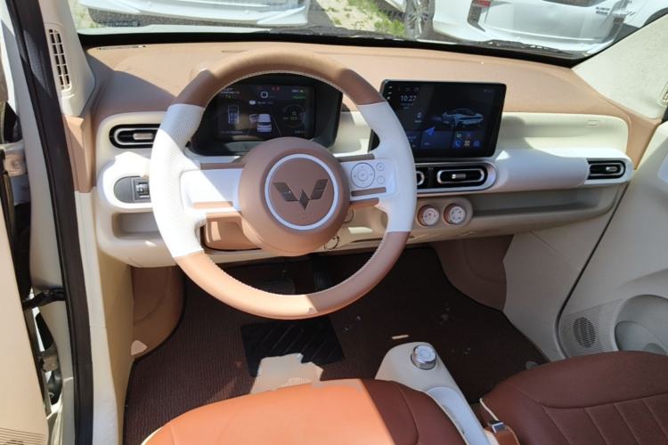 Used Wuling Hongguang MINIEV 2024 3rd Generation 215km Youth Edition Center Console