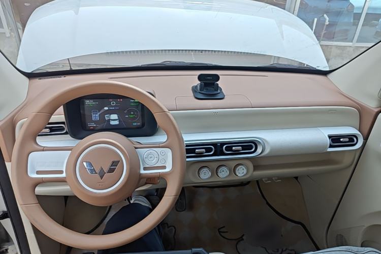 Used Wuling Hongguang MINIEV 2024 3rd Generation 215km Youth Edition Center Console