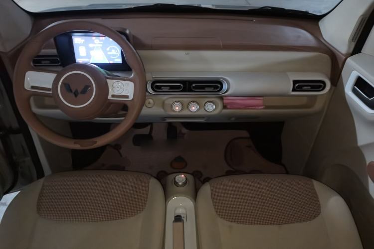 Used Wuling Hongguang MINIEV 2024 3rd Generation 215km Youth Edition Center Console