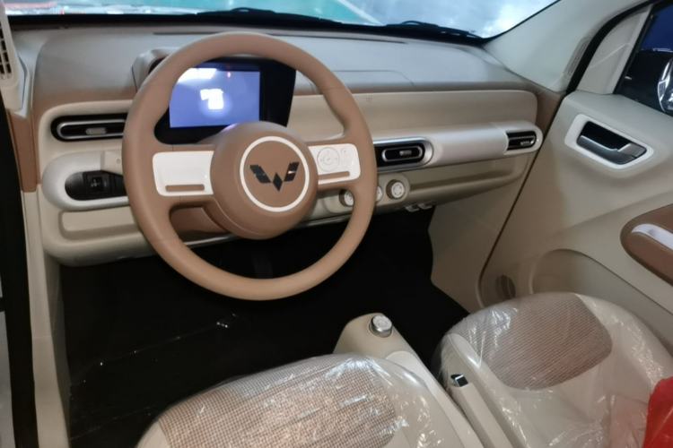 Used Wuling Hongguang MINIEV 2024 3rd Generation 215km Youth Edition Center Console