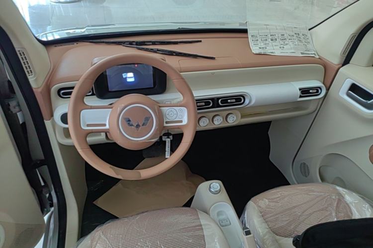 Used Wuling Hongguang MINIEV 2024 3rd Generation 215km Youth Edition Center Console