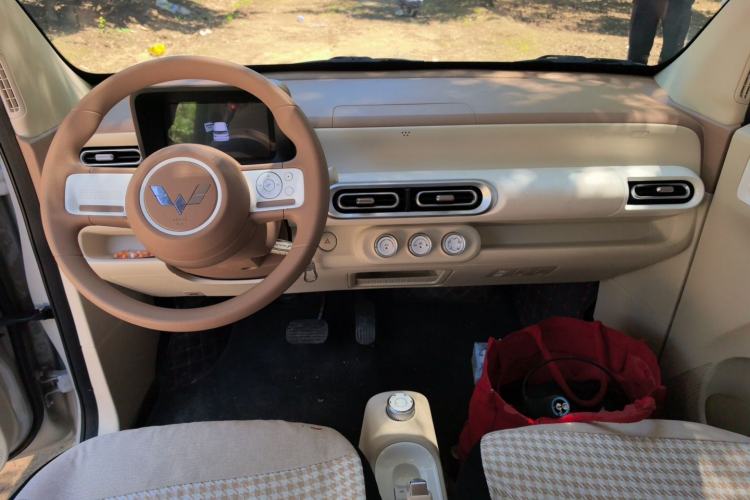 Used Wuling Hongguang MINIEV 2024 3rd Generation 215km Youth Edition Center Console