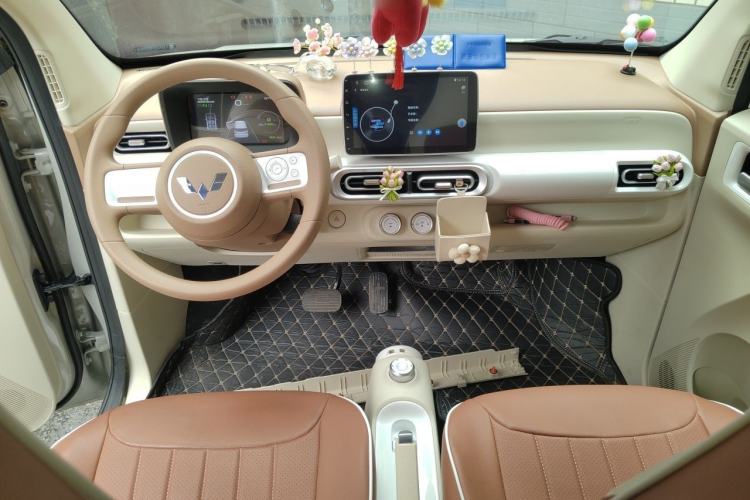Used Wuling Hongguang MINIEV 2024 3rd Generation 215km Youth Edition Center Console