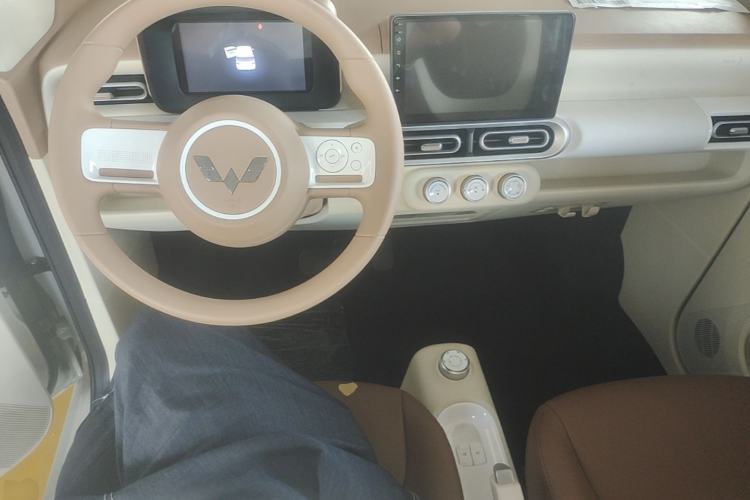 Used Wuling Hongguang MINIEV 2024 3rd Generation 215km Youth Edition Center Console