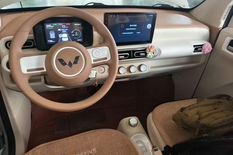 Used Wuling Hongguang MINIEV 2024 3rd Generation 215km Youth Edition Center Console