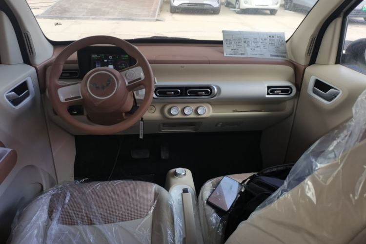Used Wuling Hongguang MINIEV 2024 3rd Generation 215km Youth Edition Center Console