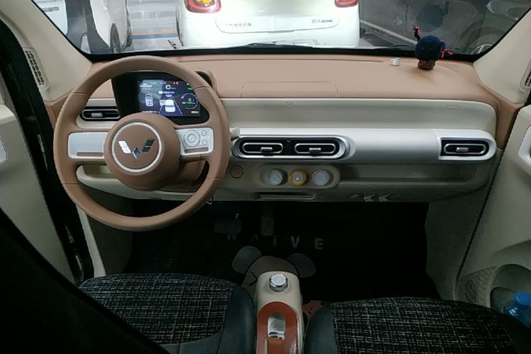 Used Wuling Hongguang MINIEV 2024 3rd Generation 215km Youth Edition Center Console