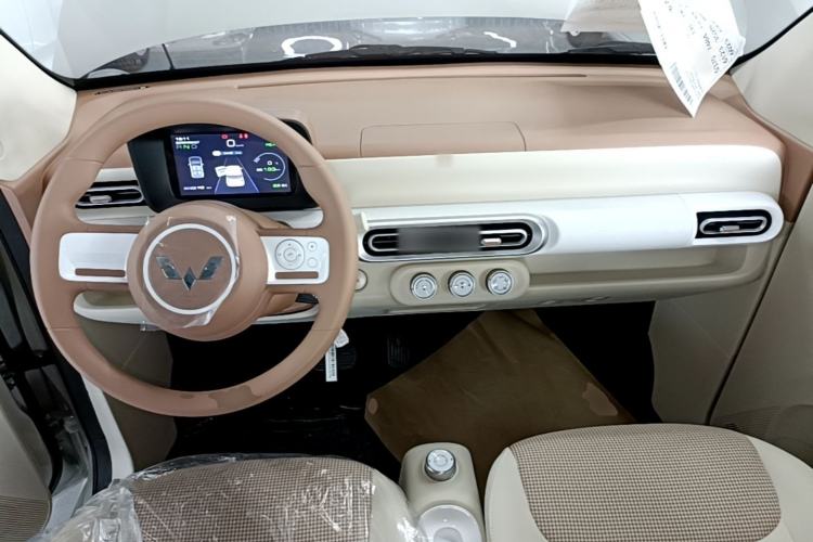 Used Wuling Hongguang MINIEV 2024 3rd Generation 215km Youth Edition Center Console