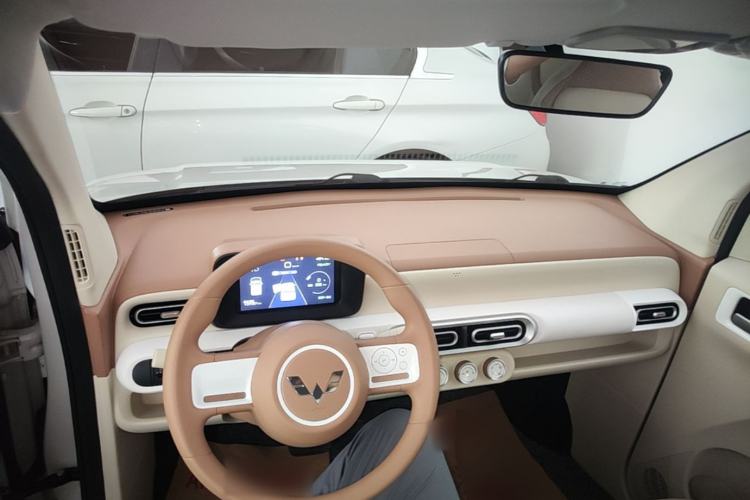 Used Wuling Hongguang MINIEV 2024 3rd Generation 215km Youth Edition Center Console