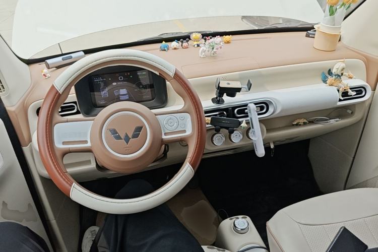 Used Wuling Hongguang MINIEV 2024 3rd Generation 215km Youth Edition Center Console