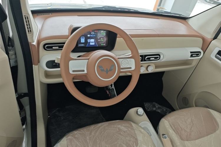 Used Wuling Hongguang MINIEV 2024 3rd Generation 215km Youth Edition Center Console