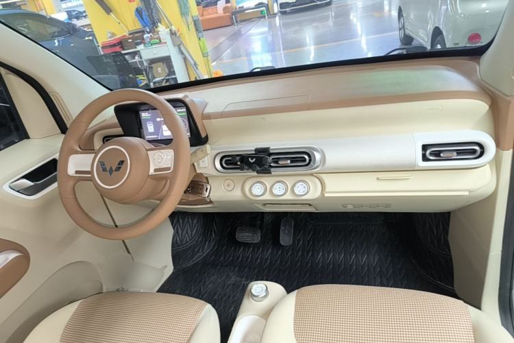 Used Wuling Hongguang MINIEV 2024 3rd Generation 215km Youth Edition Center Console