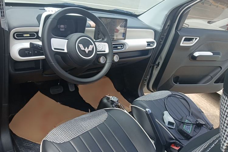 Used Wuling Hongguang MINIEV 2024 3rd Generation 215km Youth Edition Center Console
