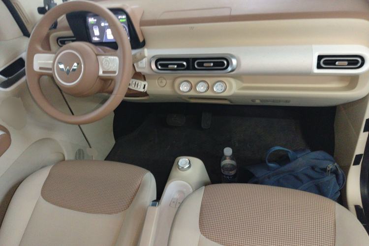Used Wuling Hongguang MINIEV 2024 3rd Generation 215km Youth Edition Center Console