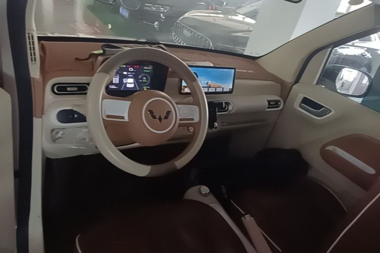 Used Wuling Hongguang MINIEV 2024 3rd Generation 215km Youth Edition Center Console