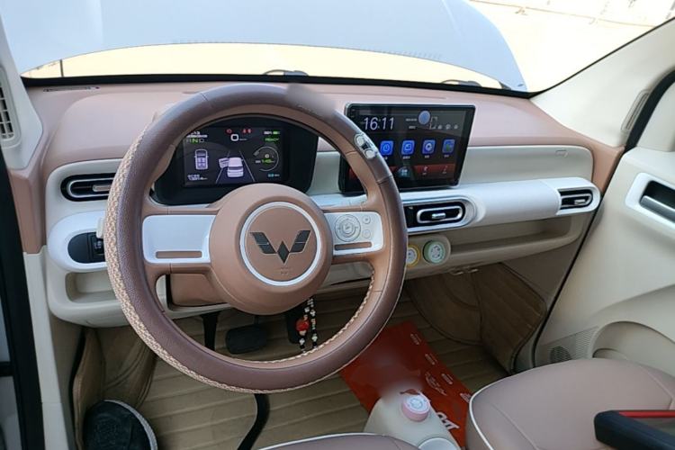 Used Wuling Hongguang MINIEV 2024 3rd Generation 215km Youth Edition Center Console