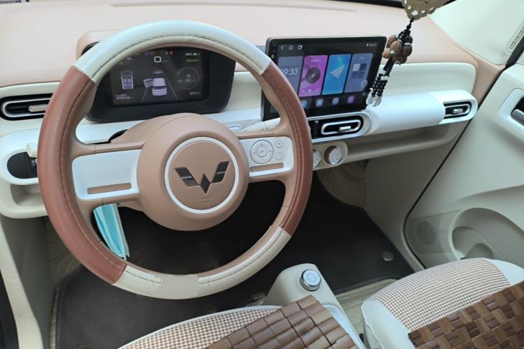 Used Wuling Hongguang MINIEV 2024 3rd Generation 215km Youth Edition Center Console