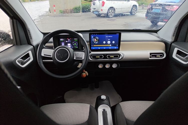 Used Wuling Hongguang MINIEV 2024 3rd Generation 215km Youth Edition Center Console