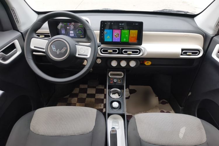 Used Wuling Hongguang MINIEV 2024 3rd Generation 215km Youth Edition Center Console