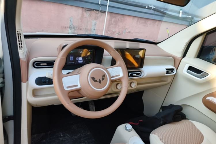 Used Wuling Hongguang MINIEV 2024 3rd Generation 215km Youth Edition Center Console