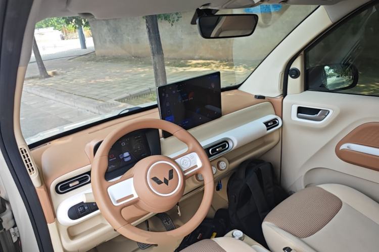 Used Wuling Hongguang MINIEV 2024 3rd Generation 215km Youth Edition Center Console