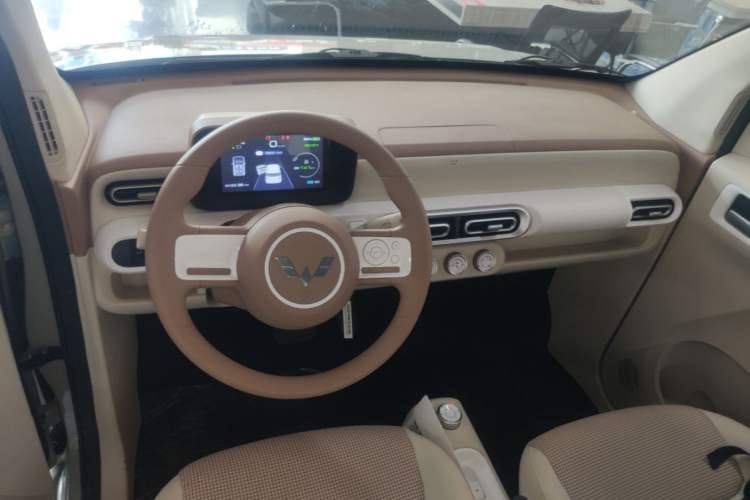 Used Wuling Hongguang MINIEV 2024 3rd Generation 215km Youth Edition Center Console