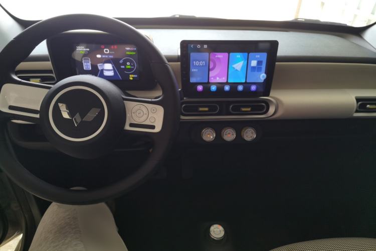 Used Wuling Hongguang MINIEV 2024 3rd Generation 215km Youth Edition Center Console