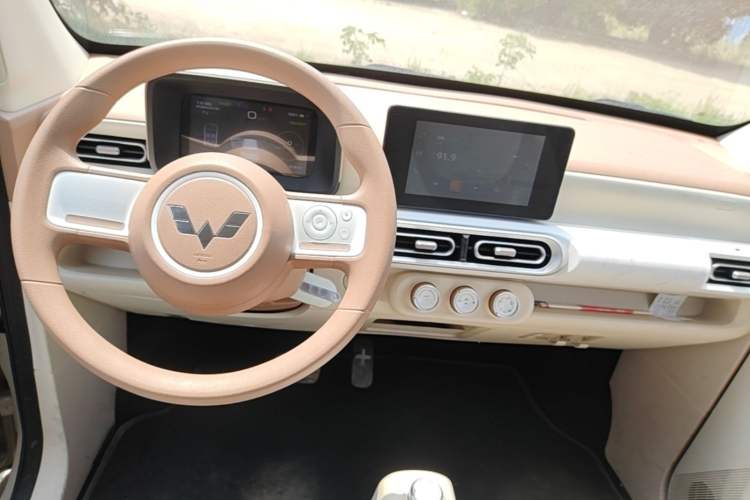 Used Wuling Hongguang MINIEV 2024 3rd Generation 215km Advanced Version Center Console