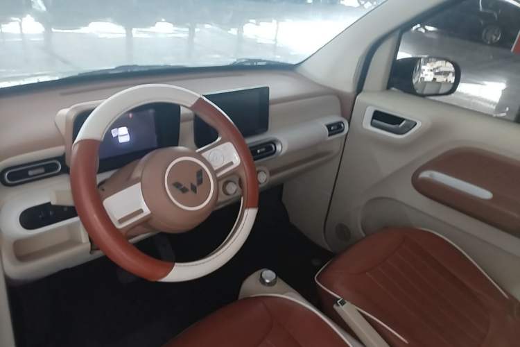 Used Wuling Hongguang MINIEV 2024 3rd Generation 215km Advanced Version Center Console
