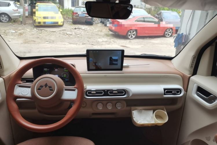 Used Wuling Hongguang MINIEV 2024 3rd Generation 215km Youth Edition Center Console