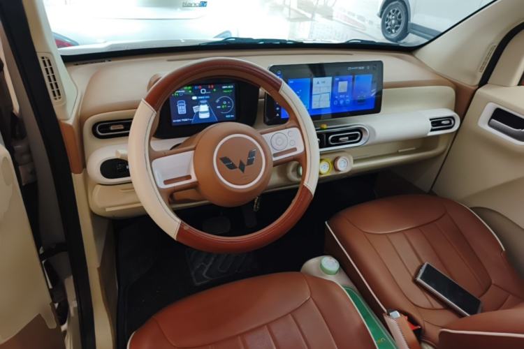 Used Wuling Hongguang MINIEV 2024 3rd Generation 215km Youth Edition Center Console