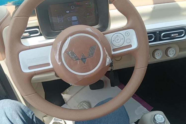 Used Wuling Hongguang MINIEV 2024 3rd Generation 215km Youth Edition Center Console