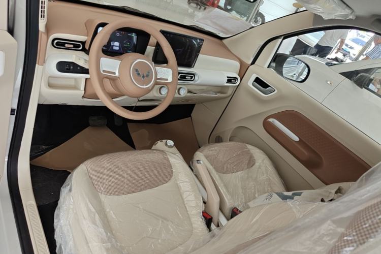 Used Wuling Hongguang MINIEV 2024 3rd Generation 215km Youth Edition Center Console