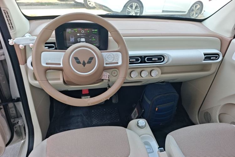 Used Wuling Hongguang MINIEV 2024 3rd Generation 215km Youth Edition Center Console