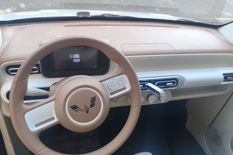 Used Wuling Hongguang MINIEV 2024 3rd Generation 215km Youth Edition Center Console