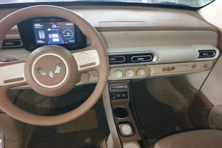 Used Wuling Hongguang MINIEV 2024 3rd Generation 215km Youth Edition Center Console