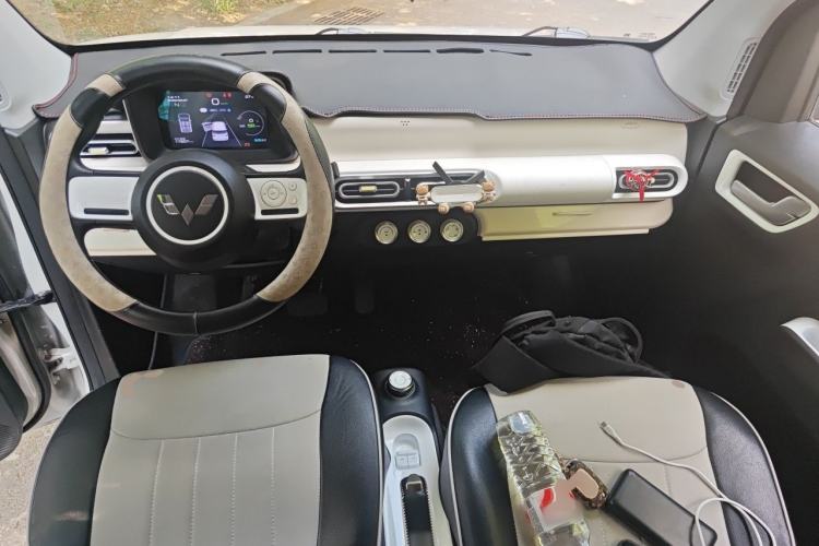 Used Wuling Hongguang MINIEV 2024 3rd Generation 215km Youth Edition Center Console