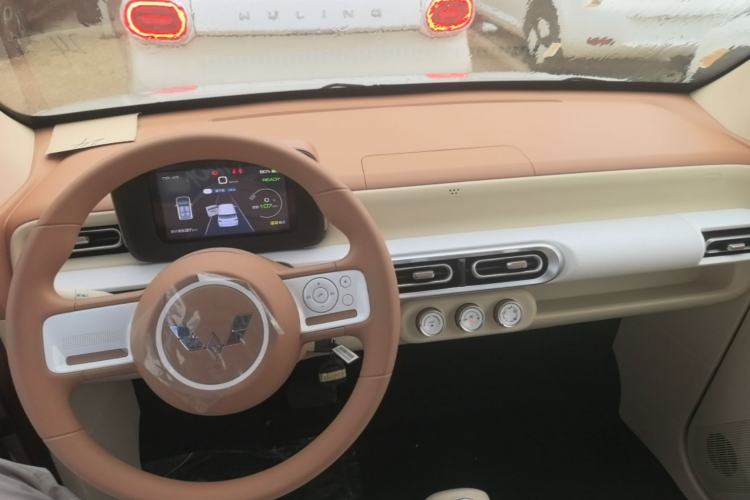 Used Wuling Hongguang MINIEV 2024 3rd Generation 215km Youth Edition Center Console