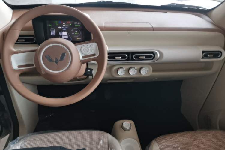 Used Wuling Hongguang MINIEV 2024 3rd Generation 215km Youth Edition Center Console