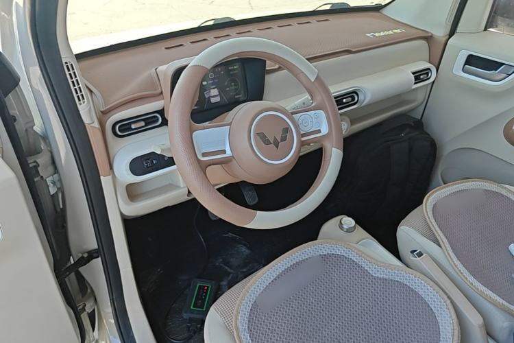Used Wuling Hongguang MINIEV 2024 3rd Generation 215km Youth Edition Center Console