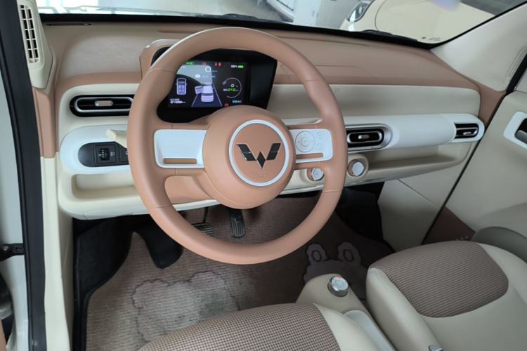 Used Wuling Hongguang MINIEV 2024 3rd Generation 215km Youth Edition Center Console