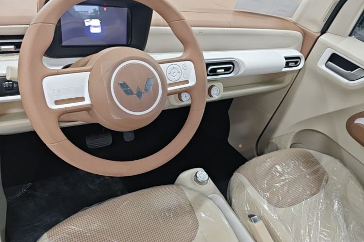 Used Wuling Hongguang MINIEV 2024 3rd Generation 215km Youth Edition Center Console