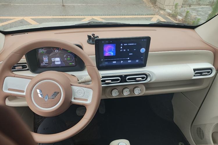 Used Wuling Hongguang MINIEV 2024 3rd Generation 215km Youth Edition Center Console