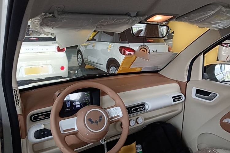 Used Wuling Hongguang MINIEV 2024 3rd Generation 215km Youth Edition Center Console