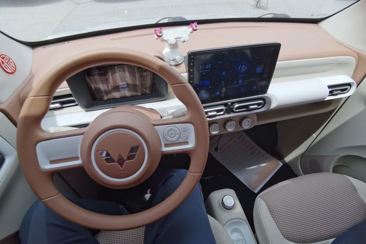 Used Wuling Hongguang MINIEV 2024 3rd Generation 215km Youth Edition Center Console