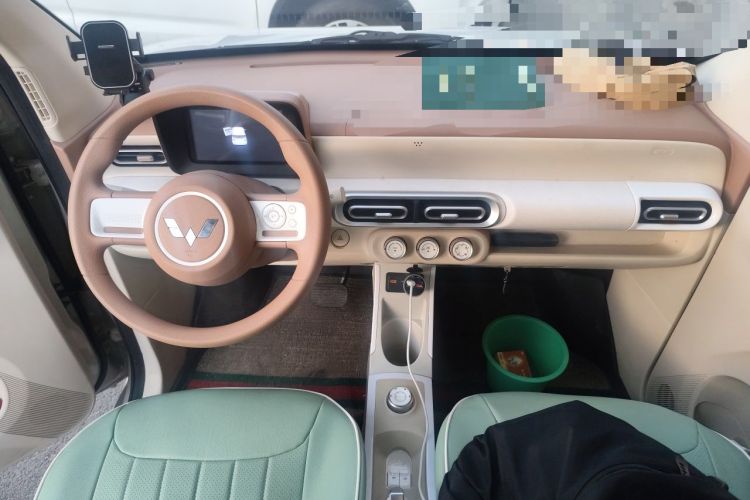 Used Wuling Hongguang MINIEV 2024 3rd Generation 215km Youth Edition Center Console