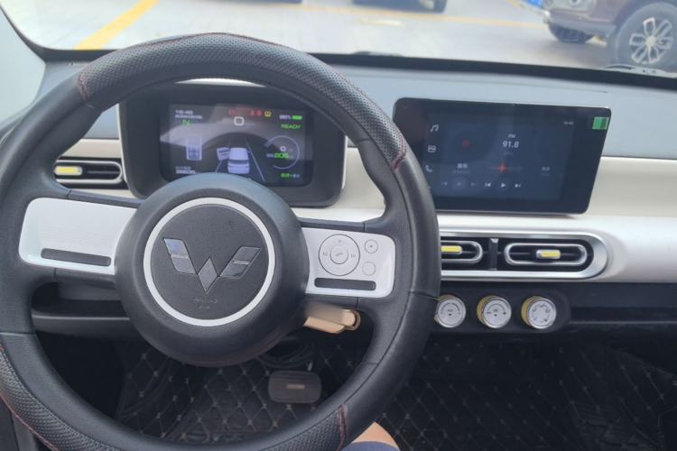 Used Wuling Hongguang MINIEV 2024 3rd Generation 170 km Center Console