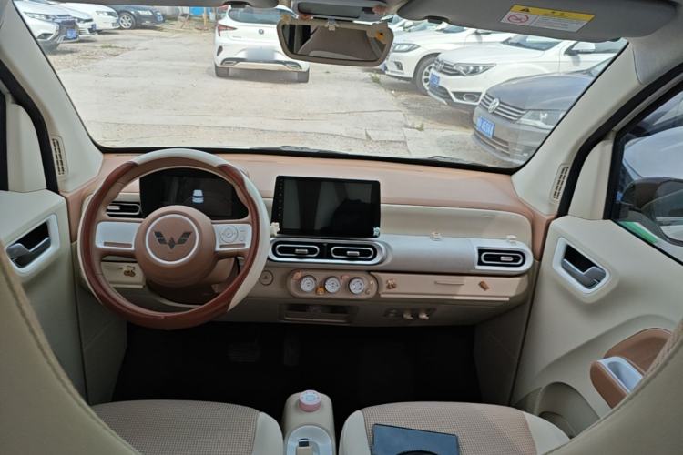 Used Wuling Hongguang MINIEV 2024 3rd Generation 215km Youth Edition Center Console