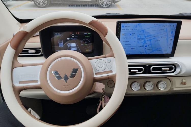 Used Wuling Hongguang MINIEV 2024 3rd Generation 215km Youth Edition Center Console
