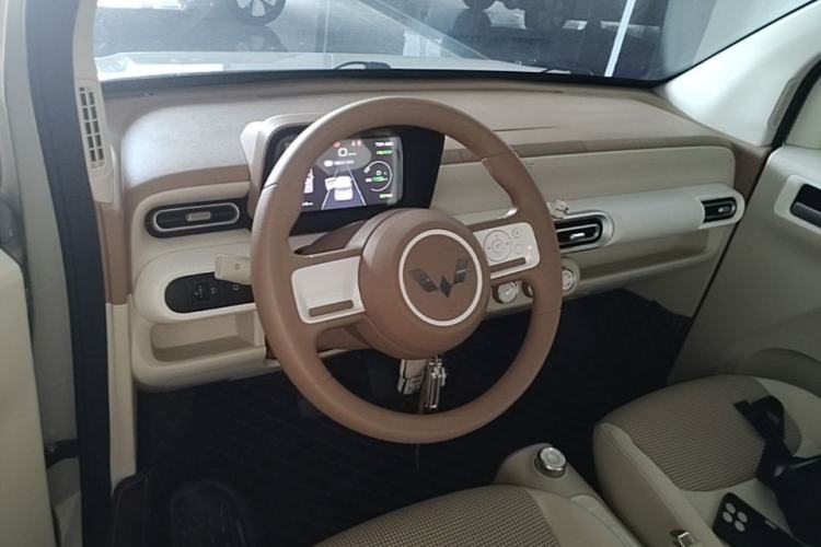 Used Wuling Hongguang MINIEV 2024 3rd Generation 215km Youth Edition Center Console